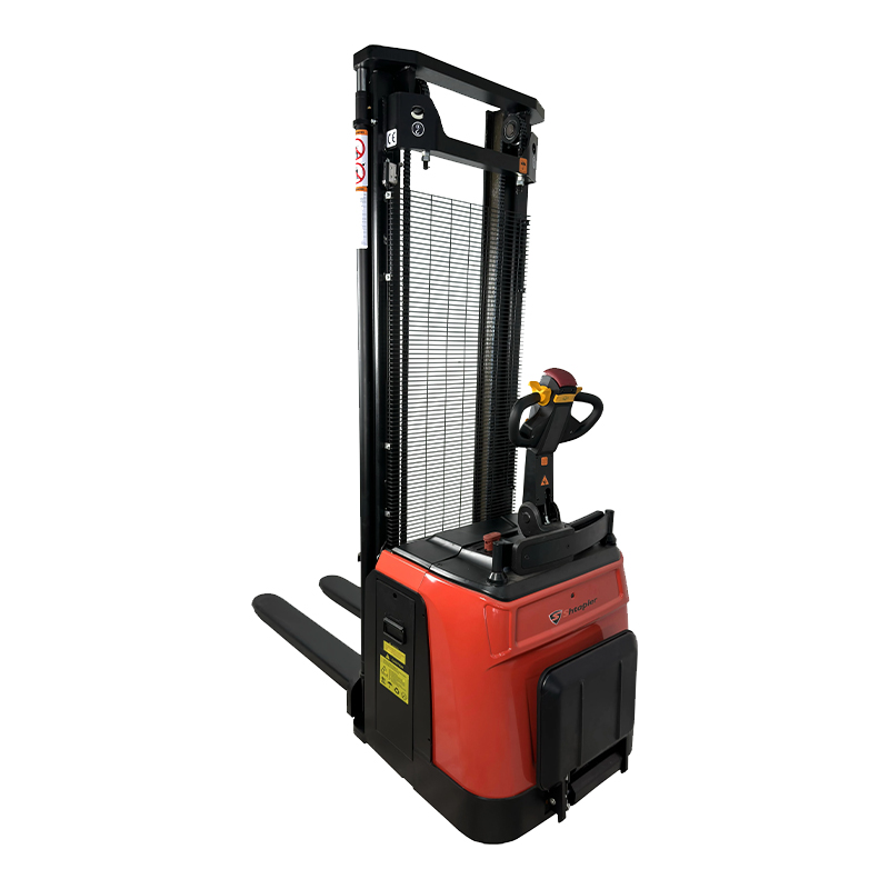 Штабелер самоходный с платформой оператора Shtapler QBD 1655 (L175)